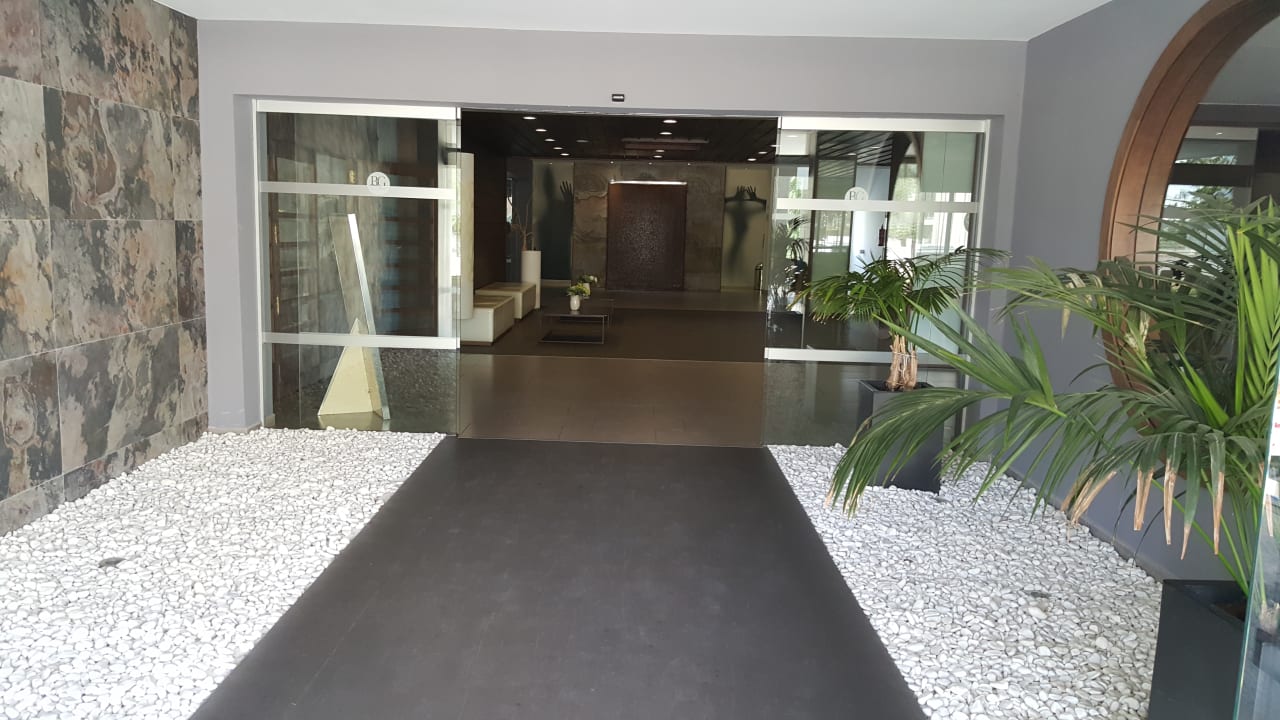 Eingang  BG Hotel Caballero