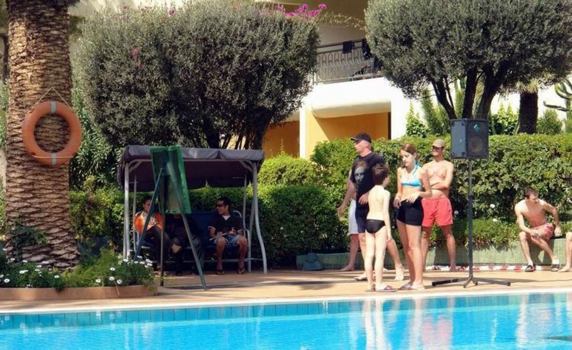 Animation vormittags am Pool Hotel Argana