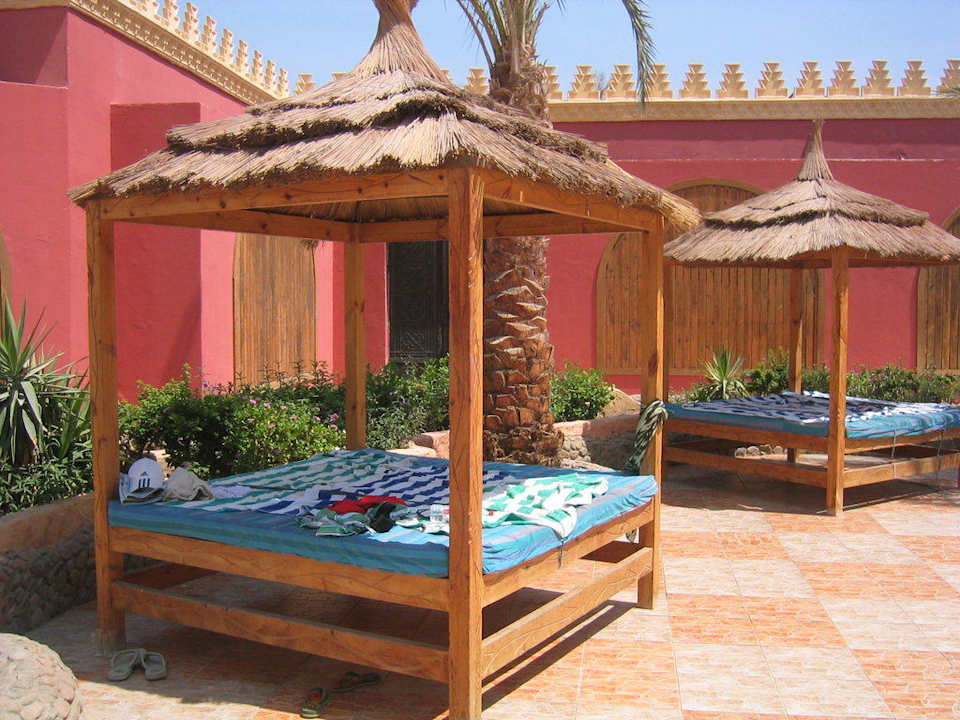 Betten am Pool Pickalbatros Alf Leila Wa Leila Resort - Neverland Hurghada