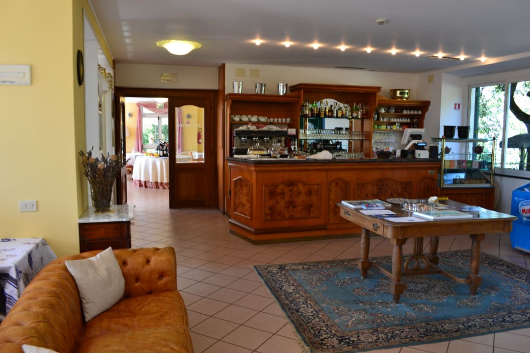 Lobby Hotel Montallegro