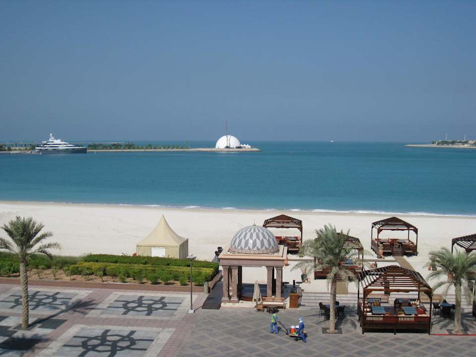 Sicht vom Frühstücksraum auf das Meer Emirates Palace Mandarin Oriental