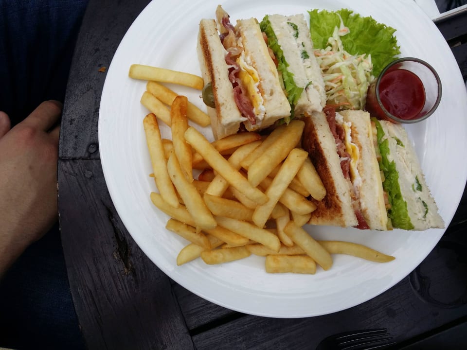 Mittagessen Habarana Village by Cinnamon