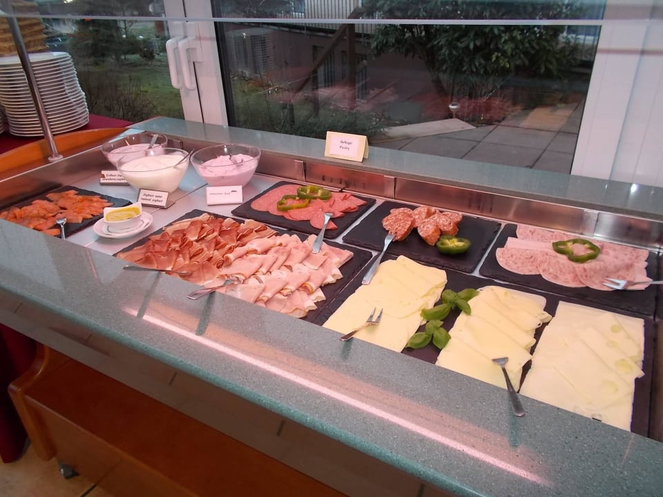 Frühstücksbuffet Roomingtons Hotel Lohr am Main