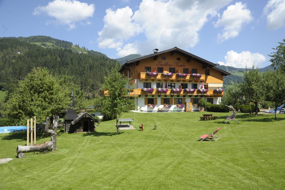 Außenansicht Landhaus Rustika