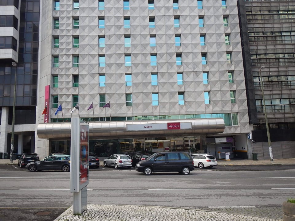 Eingang Hotel Mercure Lisboa