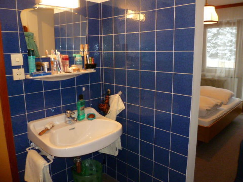 Nettes Bad  im Zimmer Pension Central Filzmoos