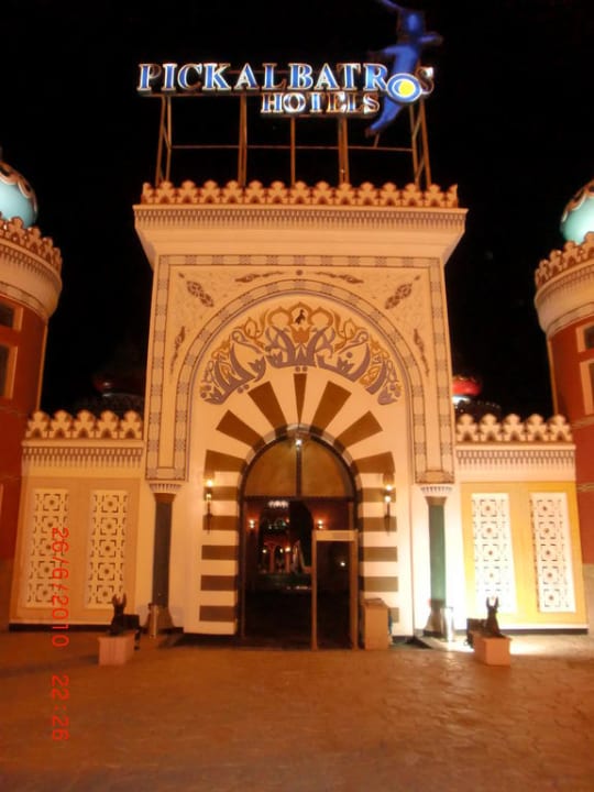 Wunderschöner Eingang ins Wunderland Pickalbatros Alf Leila Wa Leila Resort - Neverland Hurghada