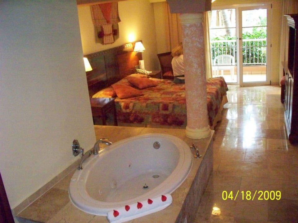 Unser Zimmer Deluxe Zimmer in der Villa 95 Hotel Grand Palladium Palace Resort, Spa & Casino