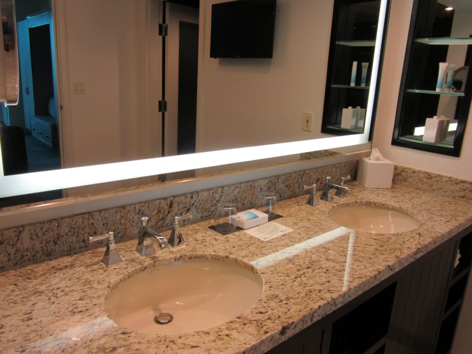 Zimmer Delano Las Vegas at Mandalay Bay