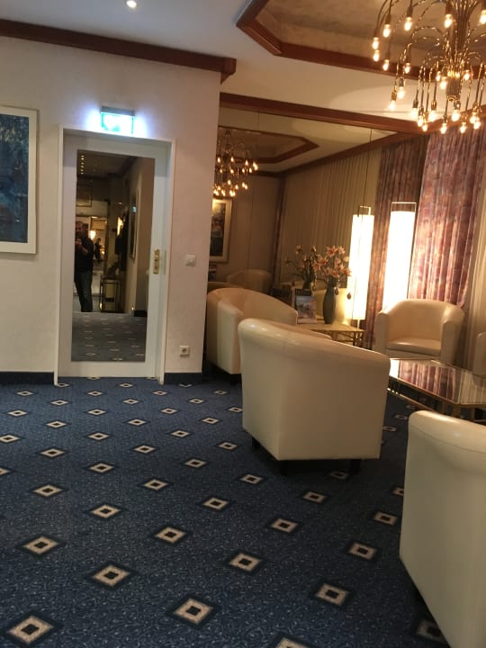 Lobby Ringhotel Loew's Merkur