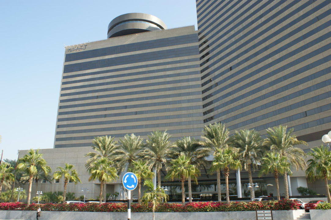 Drehrestaurant links oben Hyatt Regency Dubai