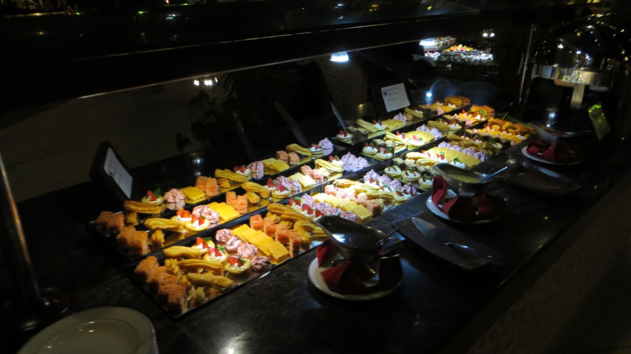 Ausschnitte des abendlichen Buffet`s Hotel Southern Palms Beach Resort