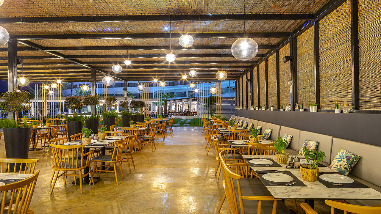 Gastro Crystal Springs Beach Hotel