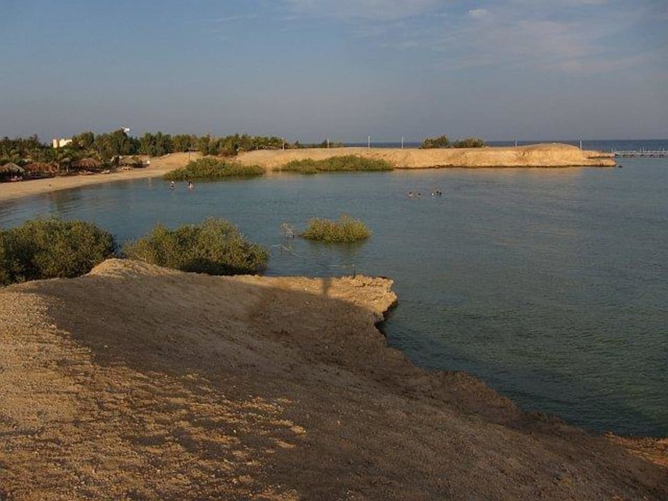 Sehr schöne, flache Badebucht Hotel Mangrove Bay Resort