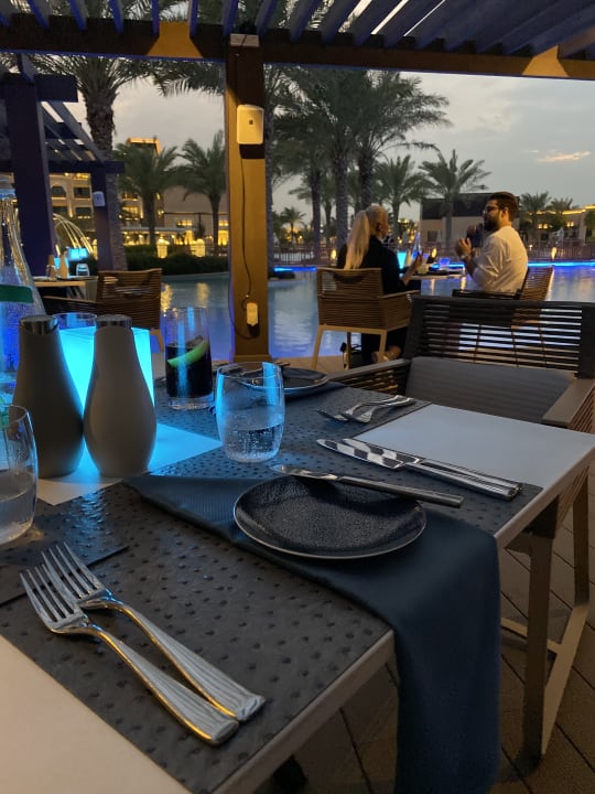 Gastro Saadiyat Rotana Resort &  Villas