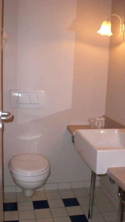 Badezimmer Campanile Val de France