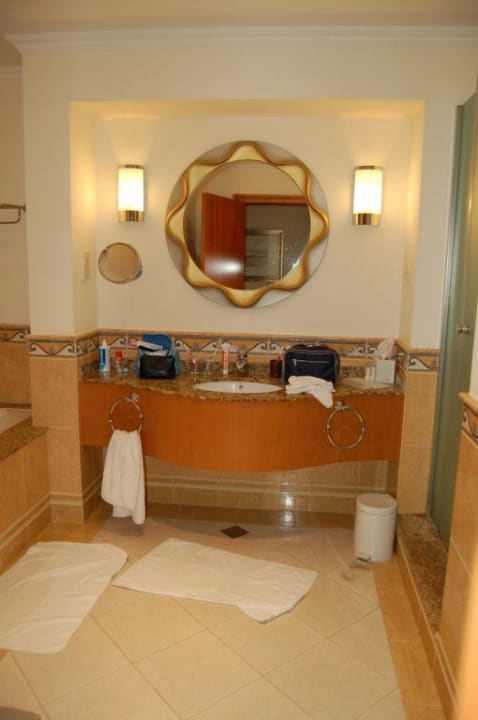 Das Bad Hotel Le Meridien Al Aqah Beach Resort