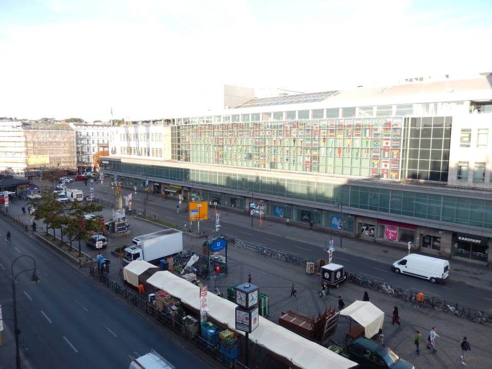 Karstadt Kaufhausund Hermannplatz Grand Hostel Berlin Urban