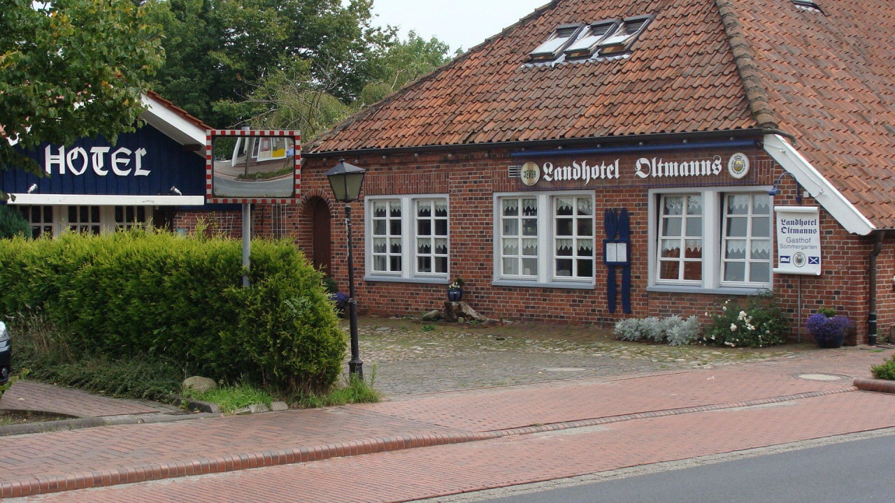 Der Hoteleingang Landhotel und Gasthof Oltmanns