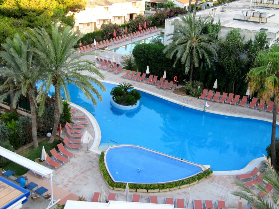 Blick auf die Poolanlage Aparthotel Ivory Playa