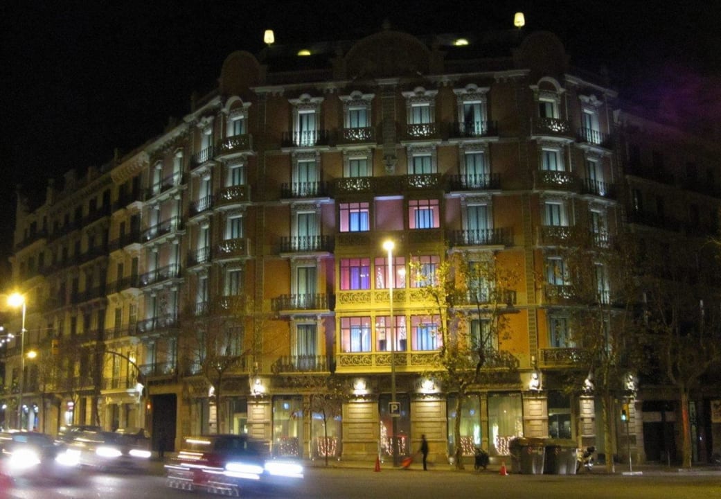 Night view Hotel Cram