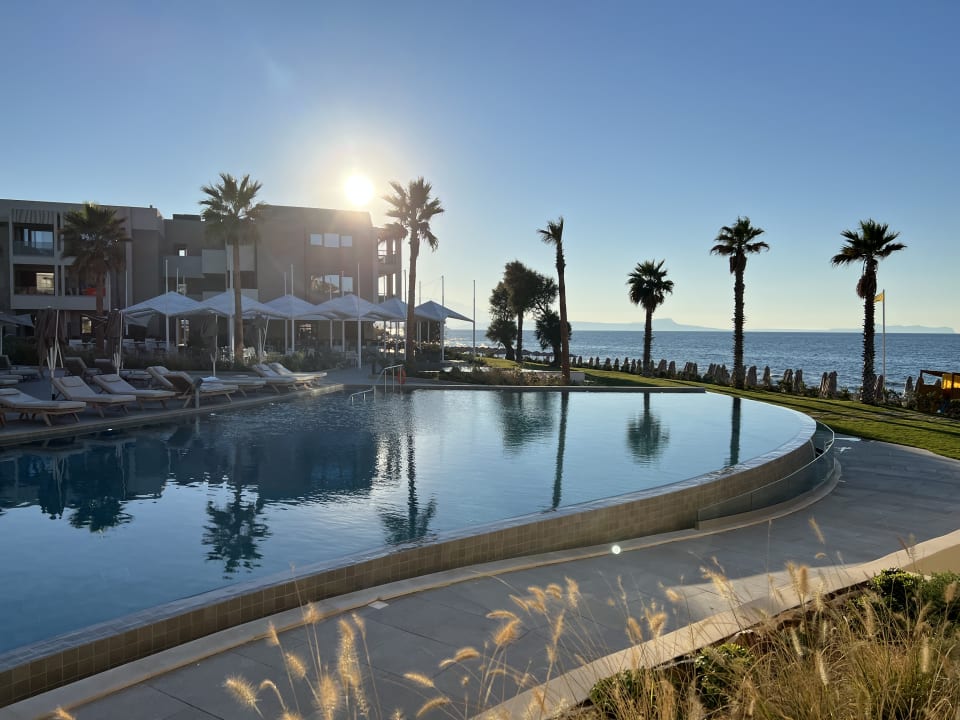 Pool AMIRA Luxury Resort  Adults Only