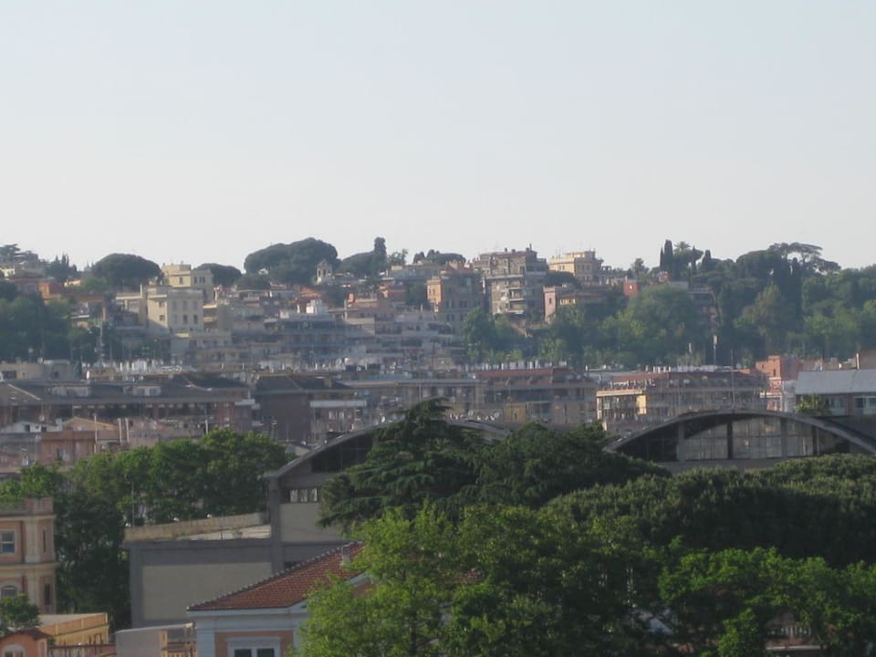 Ausblick vom Hoteldach/Poolanlage Hotel H10 Roma Città