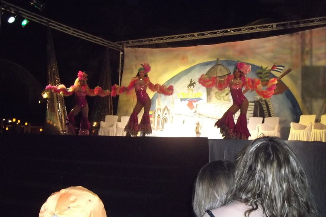 Abendshow Dreams La Romana Resort & Spa