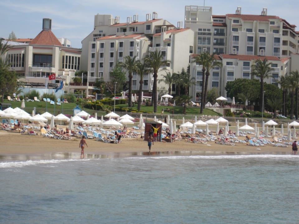 Blick vom Strand zum Hotel PALOMA Perissia
