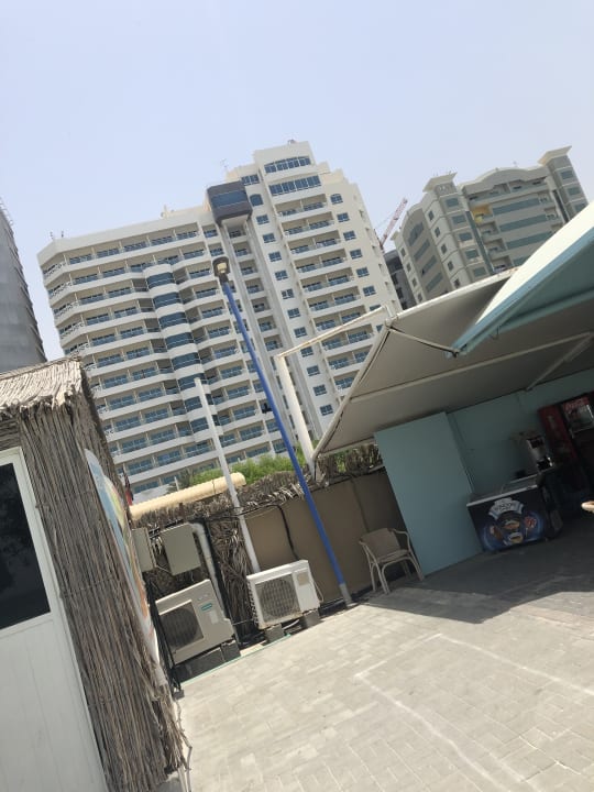 Außenansicht Ramada by Wyndham Beach Hotel Ajman