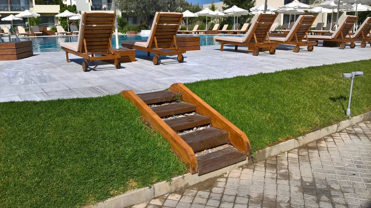 Weg zum Pool SENTIDO Port Royal Villas & Spa