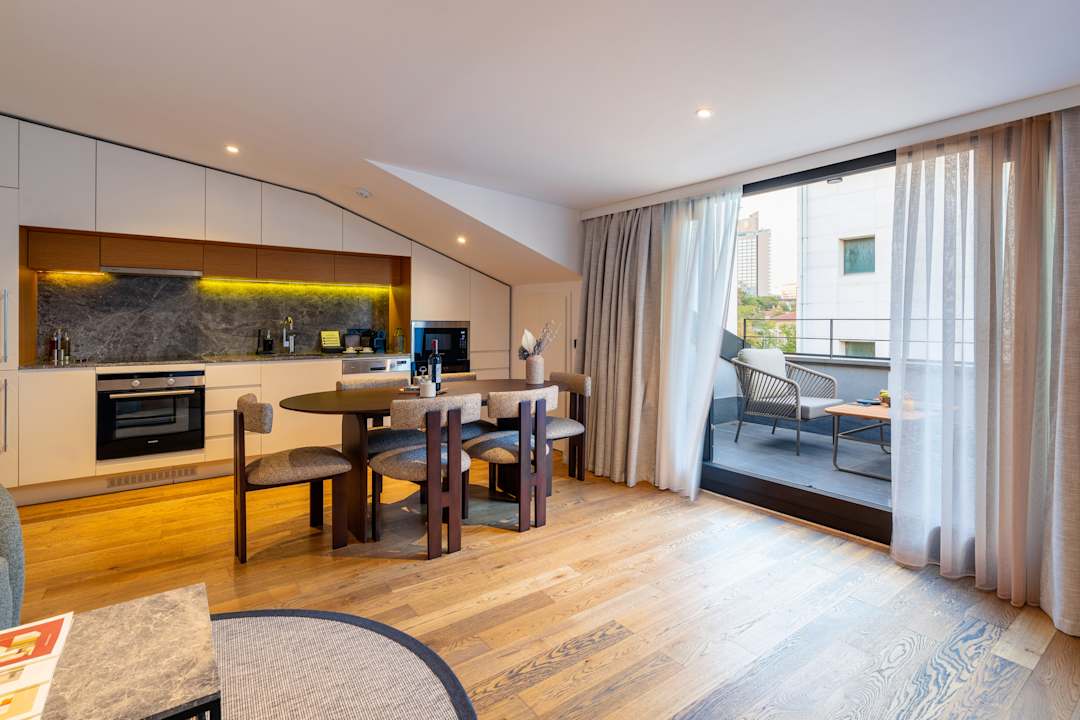 Zimmer Ando Living Taksim House