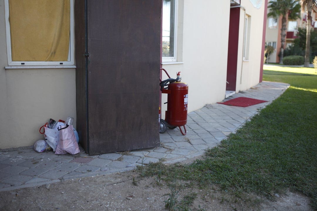 Um die Ecke. Hotel Orfeus Park