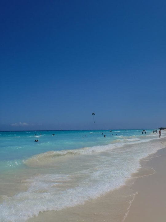 Sehr sehr schöner Strand Hotel Riu Tequila