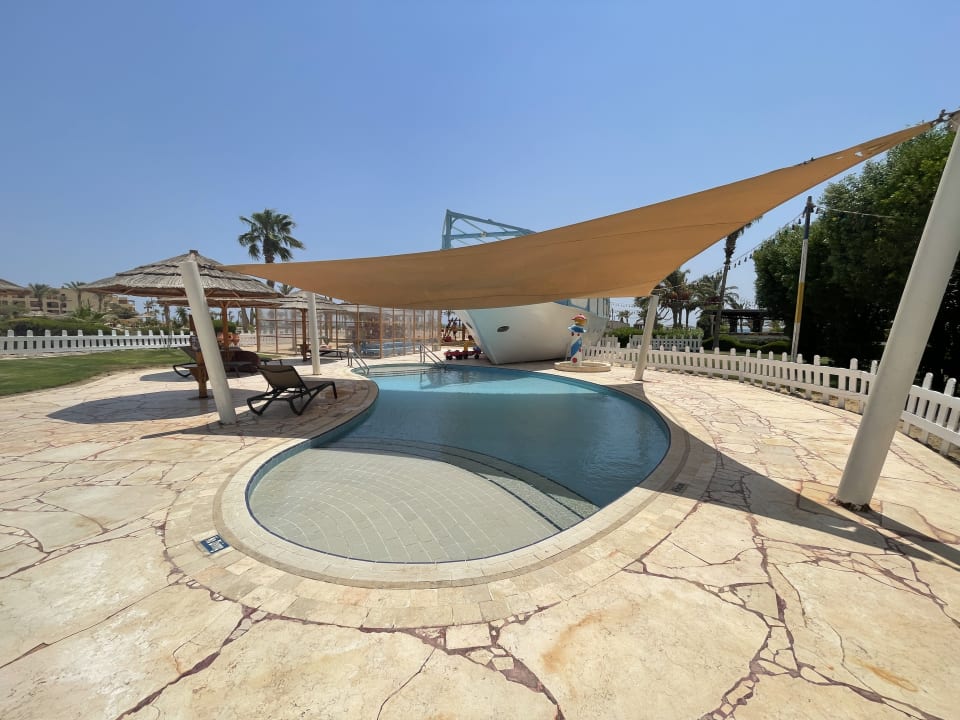 Pool ROBINSON SOMA BAY