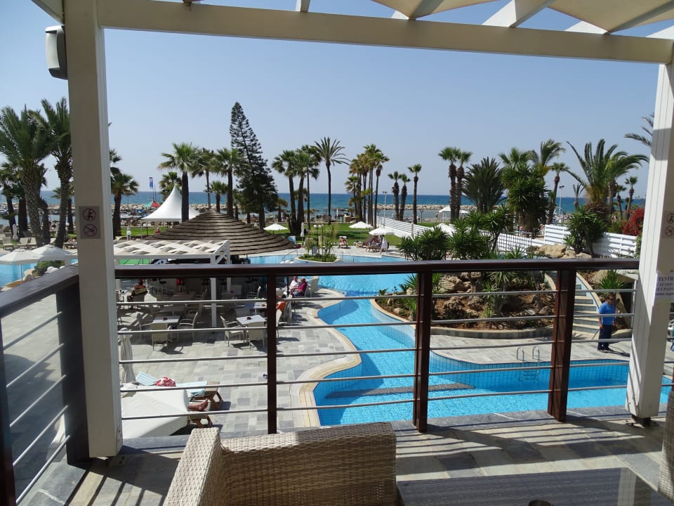 Pool The Golden Bay Beach Hotel