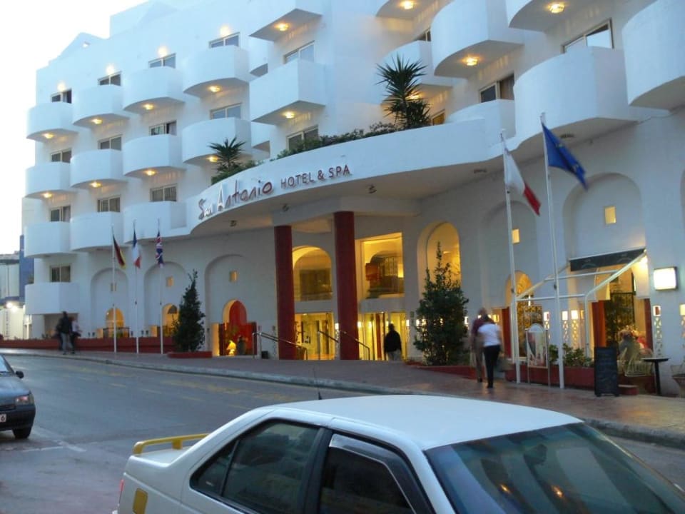 Eingang db San Antonio Hotel + Spa