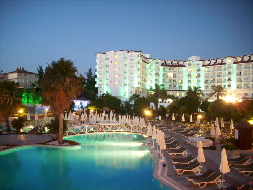 Pool bei Nacht Side Mare Resort & Spa