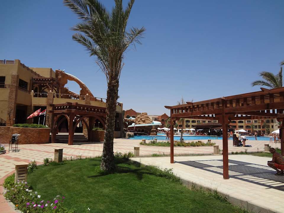 На территории авка парка Regency Plaza Aqua Park & Spa