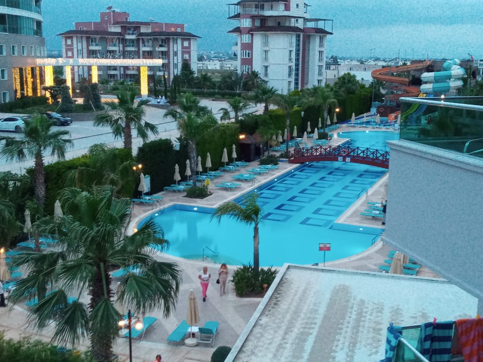 Pool Wyndham Garden Lara