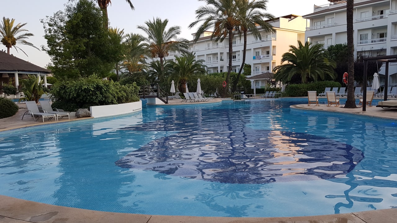 Pool Prinsotel La Dorada