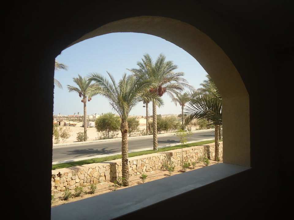 Widok z galerii przed wejściem do pokoju Stella Garden Resort & Spa, Makadi Bay