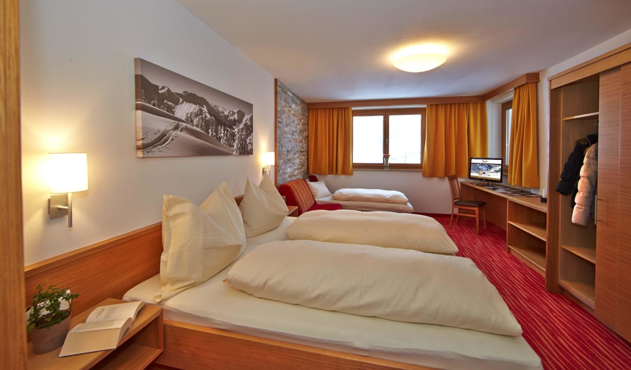 Alpenhit Appartement Edelweiß Schlafzimmer Alpenhit Appartements Saalbach
