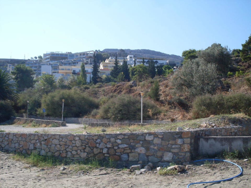 Begrenzung Strand zum Weg Lindos Mare, Seaside Hotel