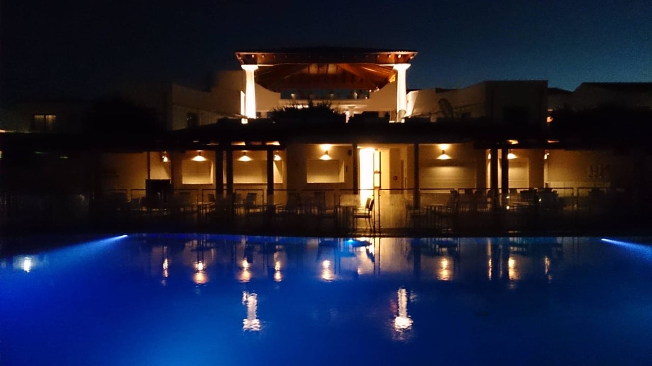 Lobby bei Nacht Grande Baia Resort & Spa