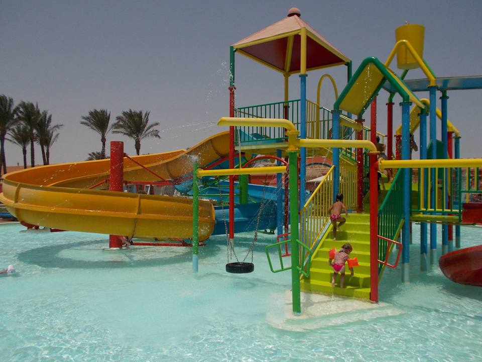 Brodzik z mini aquaparkiem dla tych mniejszych Pickalbatros Alf Leila Wa Leila Resort - Neverland Hurghada