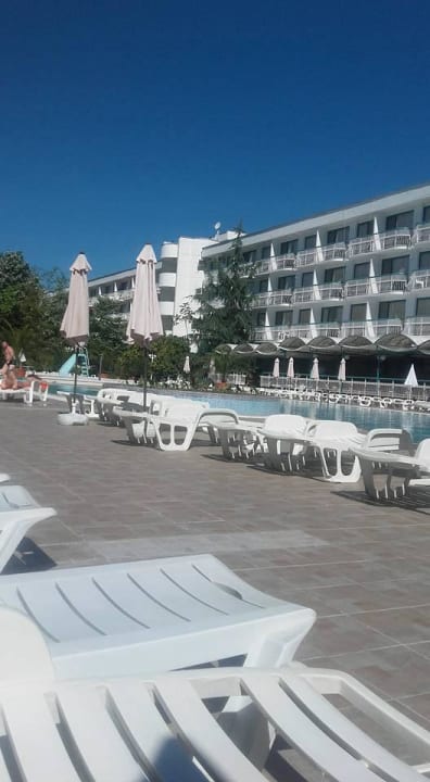Hotel und Pool Hotel Zefir Beach