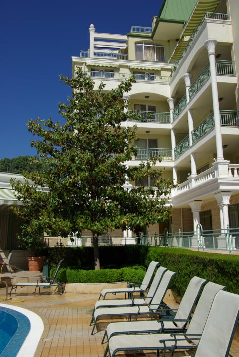 Liegereservierung mit Handtuch - nicht notwendig.  Romance Splendid and SPA Hotel