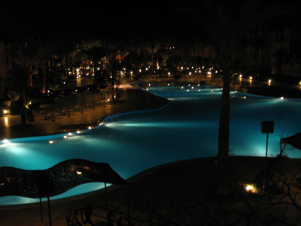 Bei Nacht ... Jaz Makadi Oasis Resort