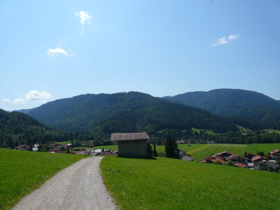 Die Wanderwege beginnen genau am Haus Ferienwohnung Almstüberl